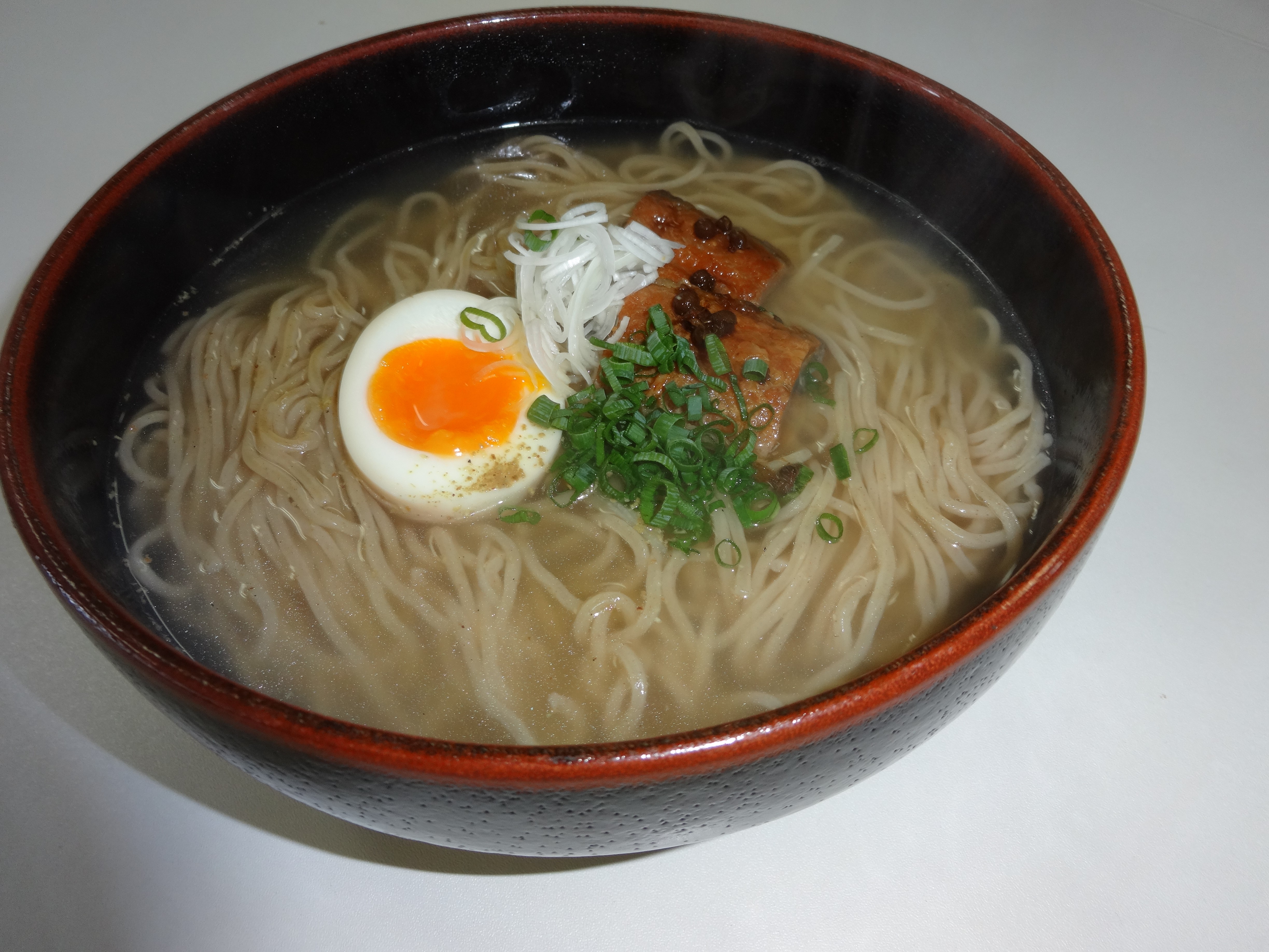 安田瓦でつくられたオリジナル食器